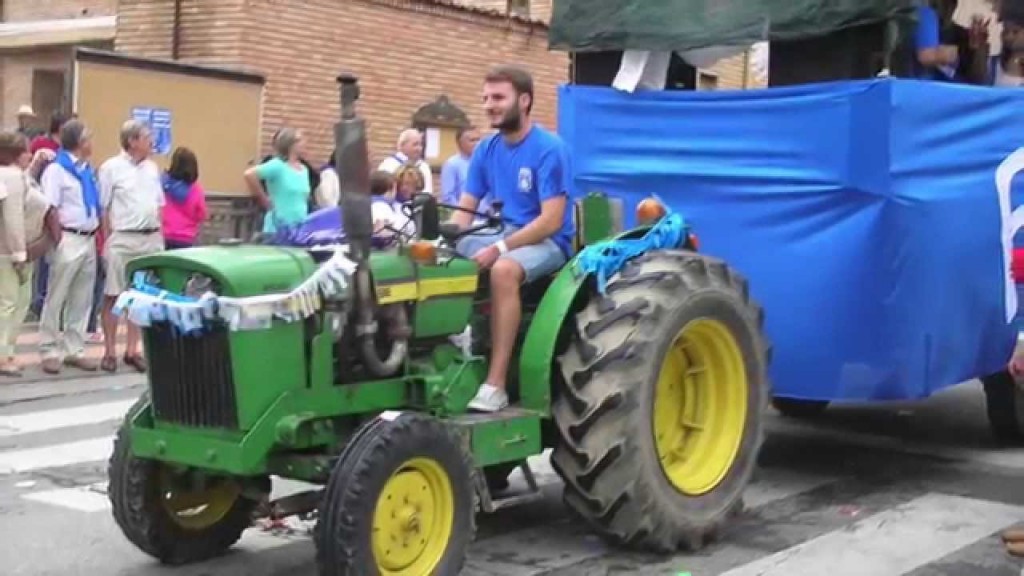 Tractor en las fiestas de Barbastro